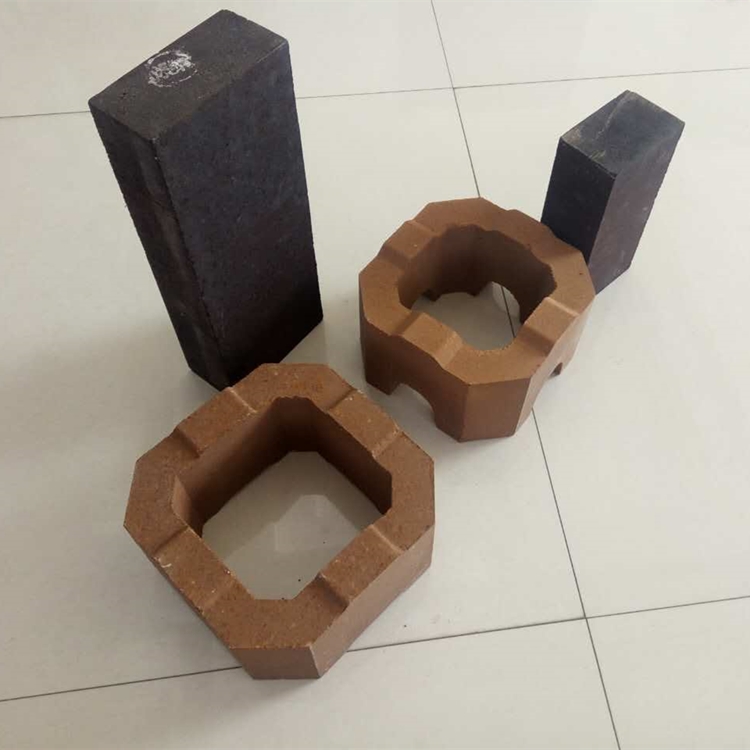 Magnesia refractory bricks